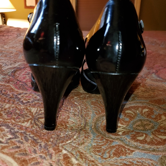 Covington Crissy Shoe - Picture 4 of 8